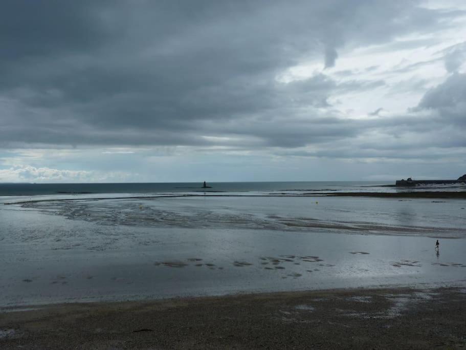 Studio Avec Vue Sur Mer A Granville. Plage A 3 Min Exteriör bild